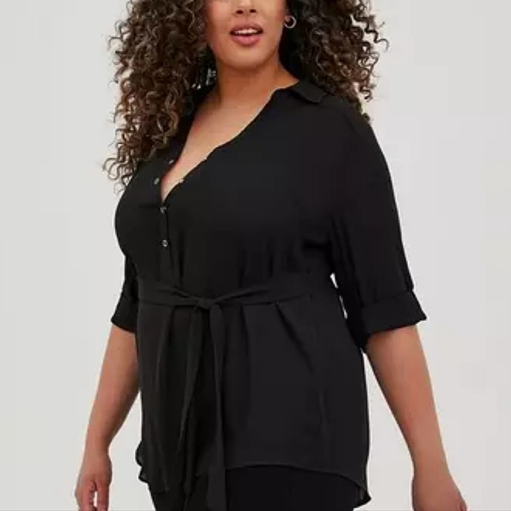 0X • Torrid • Georgette Button-Up With Tie Tunic Blouse